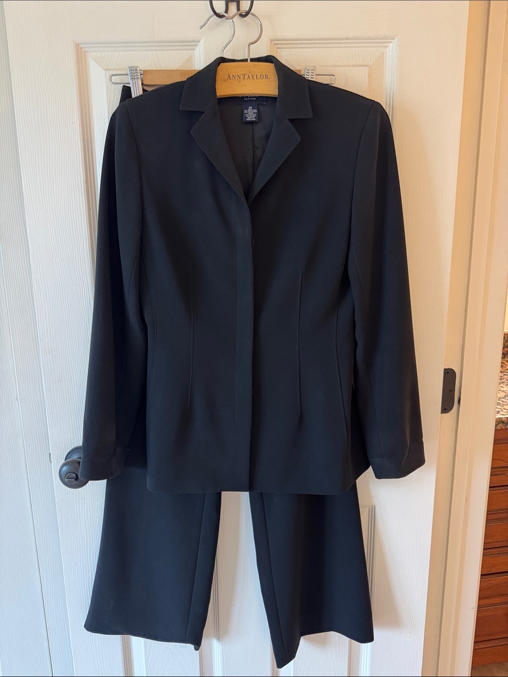 Ann Taylor Black Women's Two-Piece Pant Suit - Tailored Jacket & Straight Pants